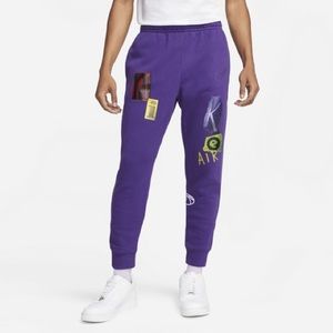 - Nike Men’s Joggers Pants
